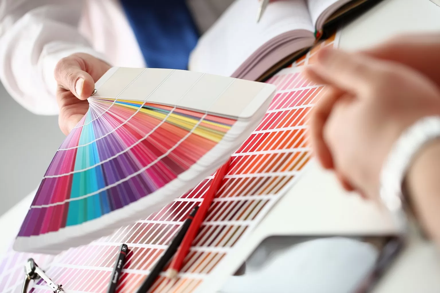 Оставьте вашу заявку 
на бесплатную консультацию