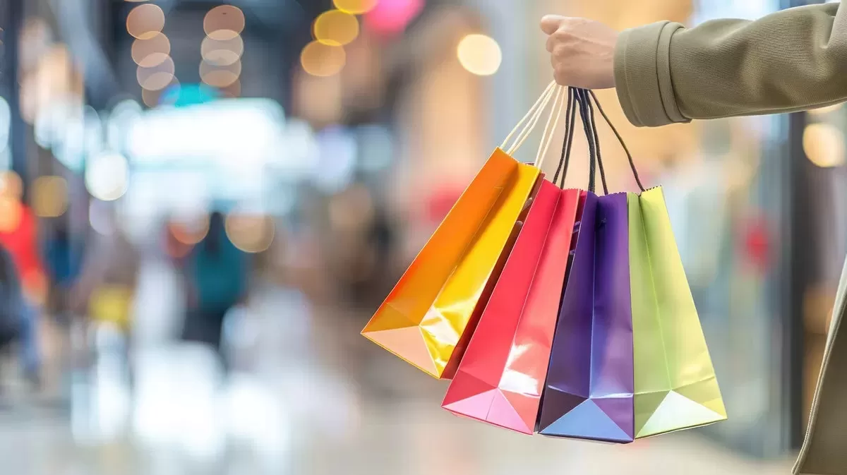 Бумажные пакеты<br />
с логотипом на заказ